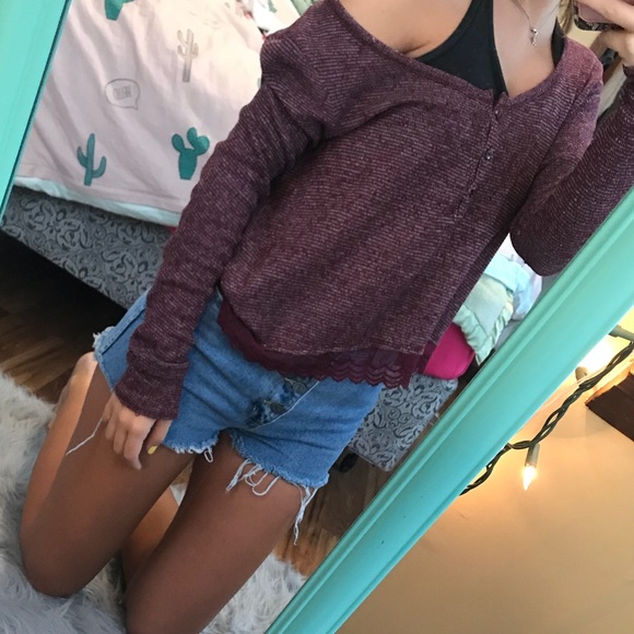 Hollister long sleeve - Picture 2 of 5